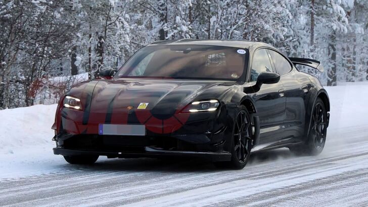 Porsche Taycan (2024)