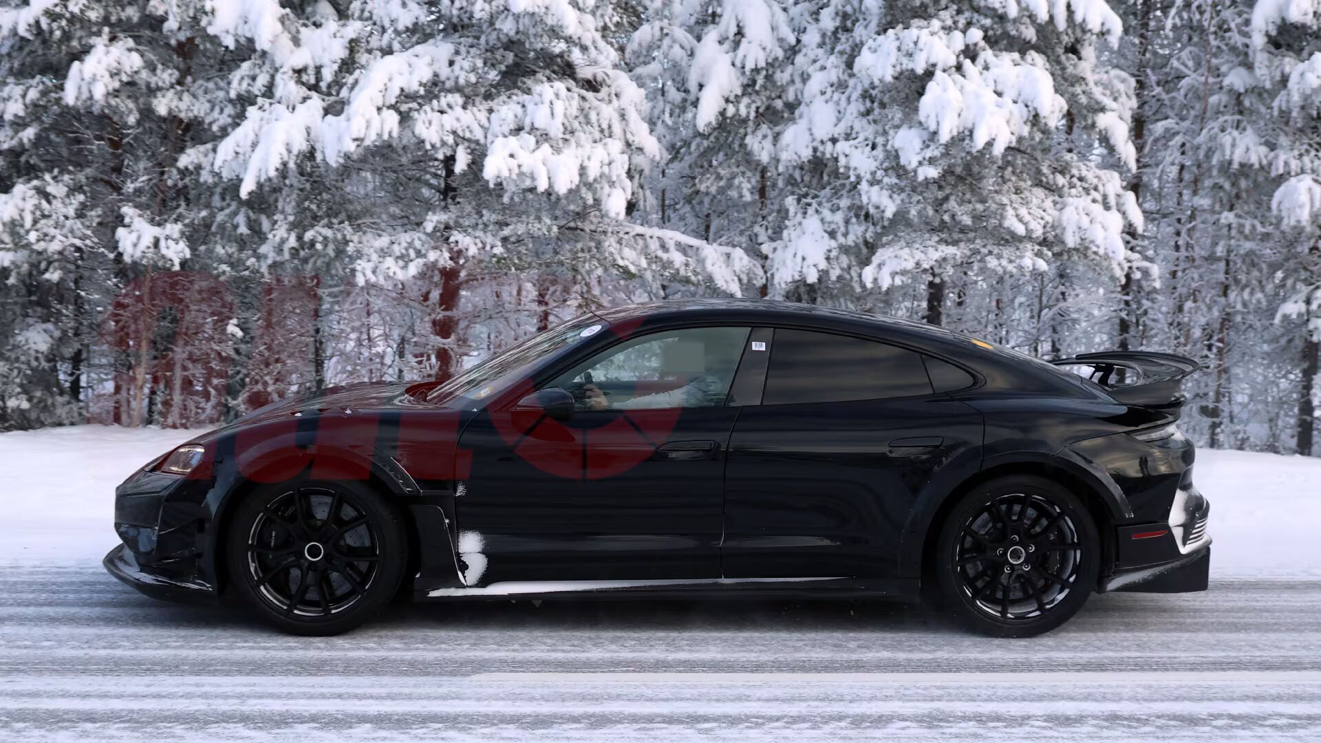 Porsche Taycan (2024)