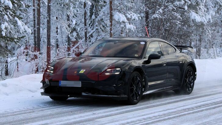 Porsche Taycan (2024)