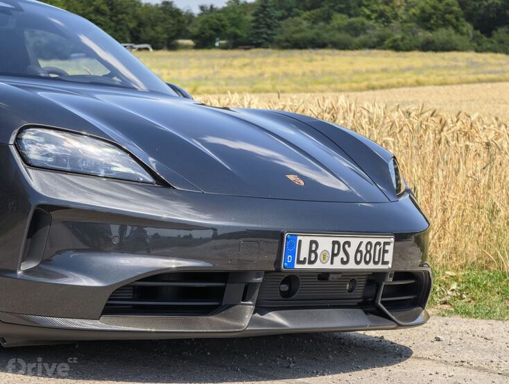 Porsche Taycan (2024)