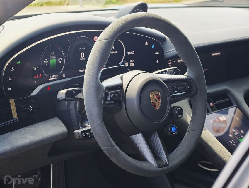 Porsche Taycan (2024)