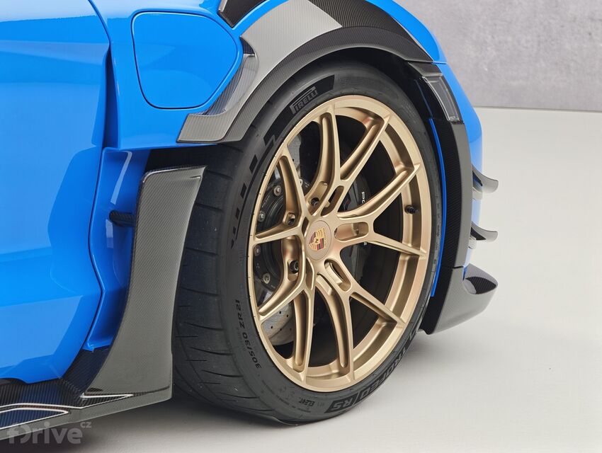 Porsche Taycan (2024)