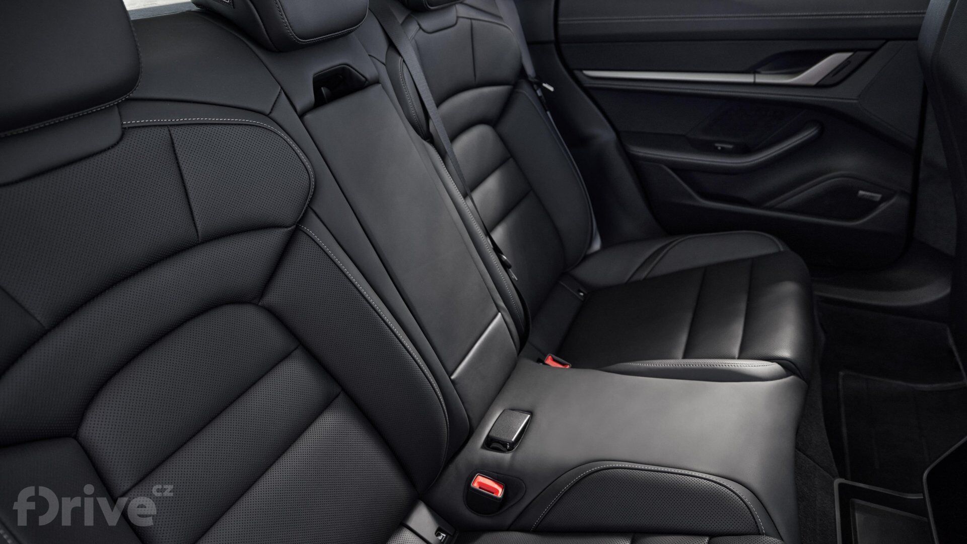 Porsche Taycan (2024)