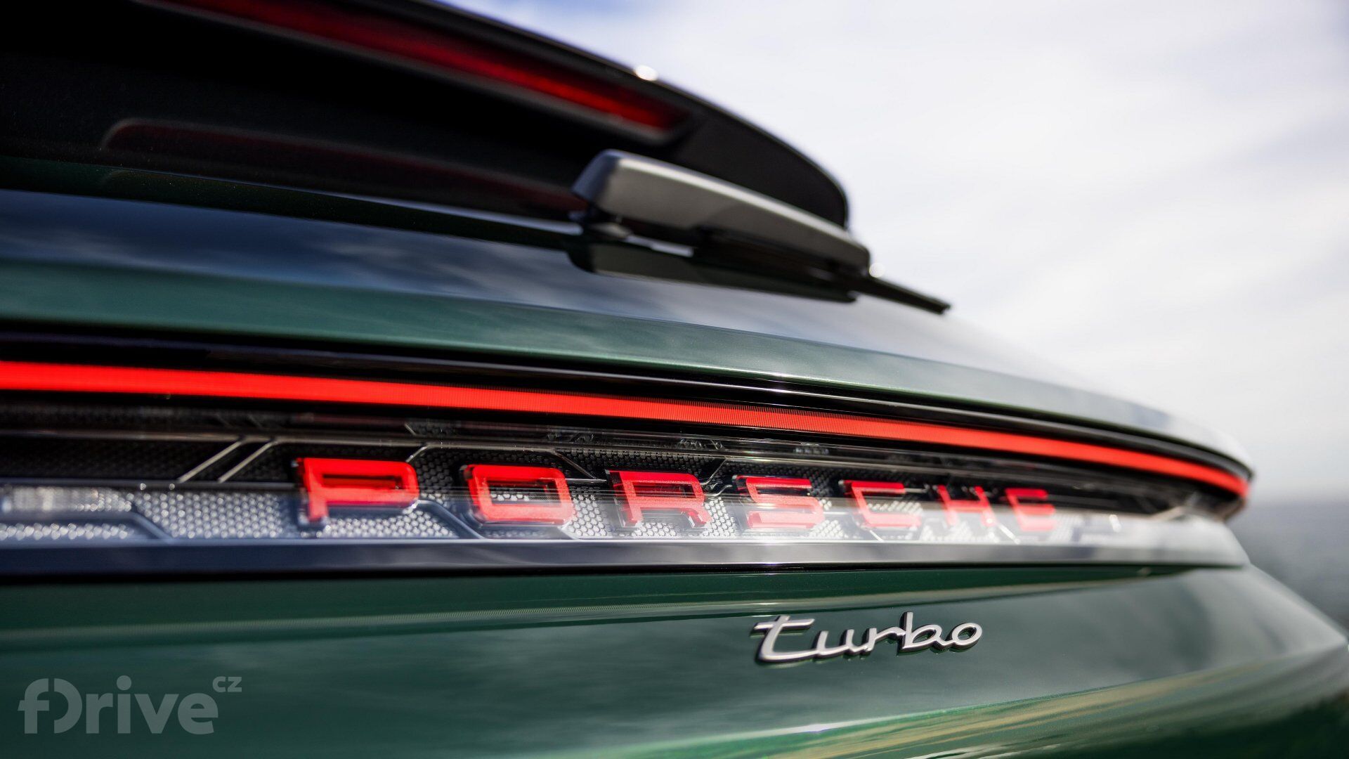 Porsche Taycan (2024)