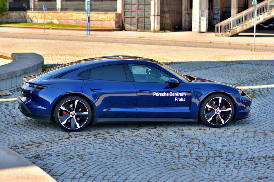 Porsche Taycan