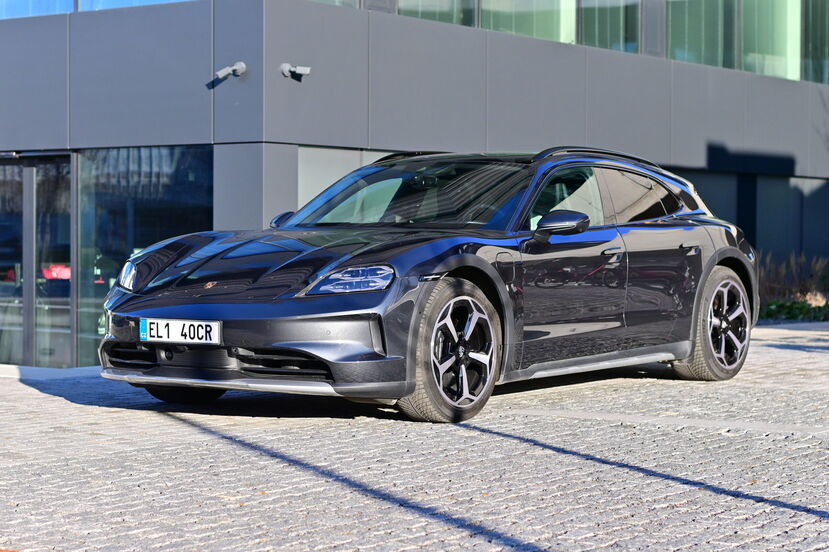 Porsche Taycan Cross Turismo (2024)
