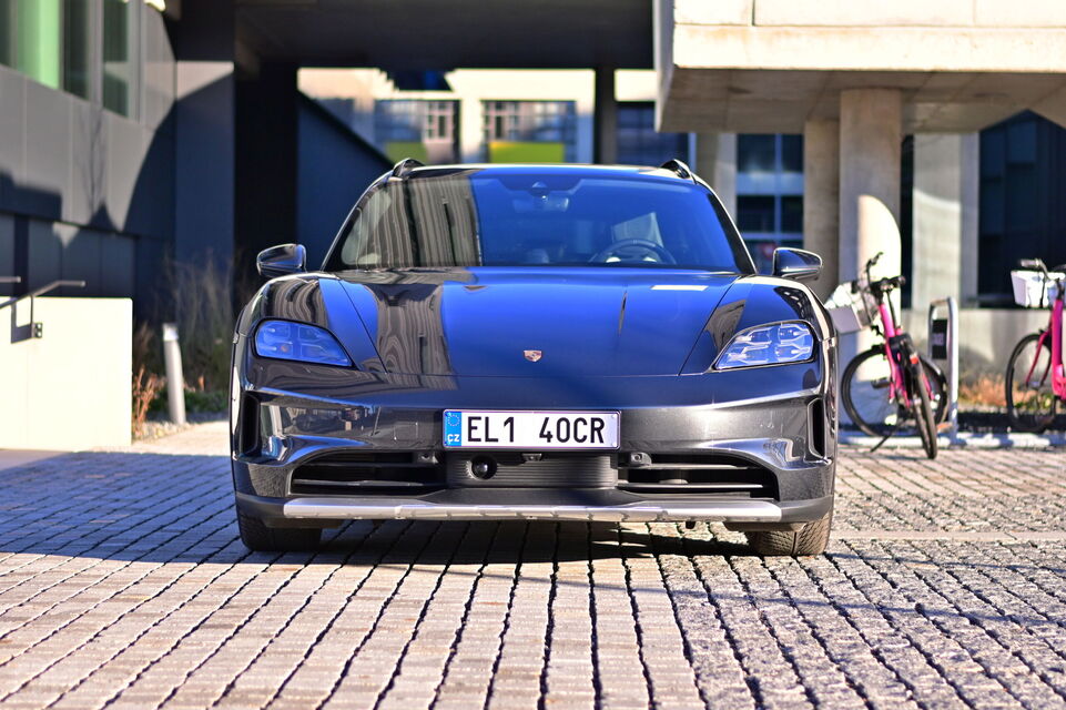 Porsche Taycan Cross Turismo (2024)