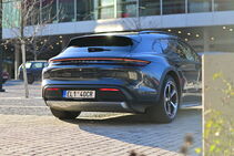 Porsche Taycan Cross Turismo (2024)