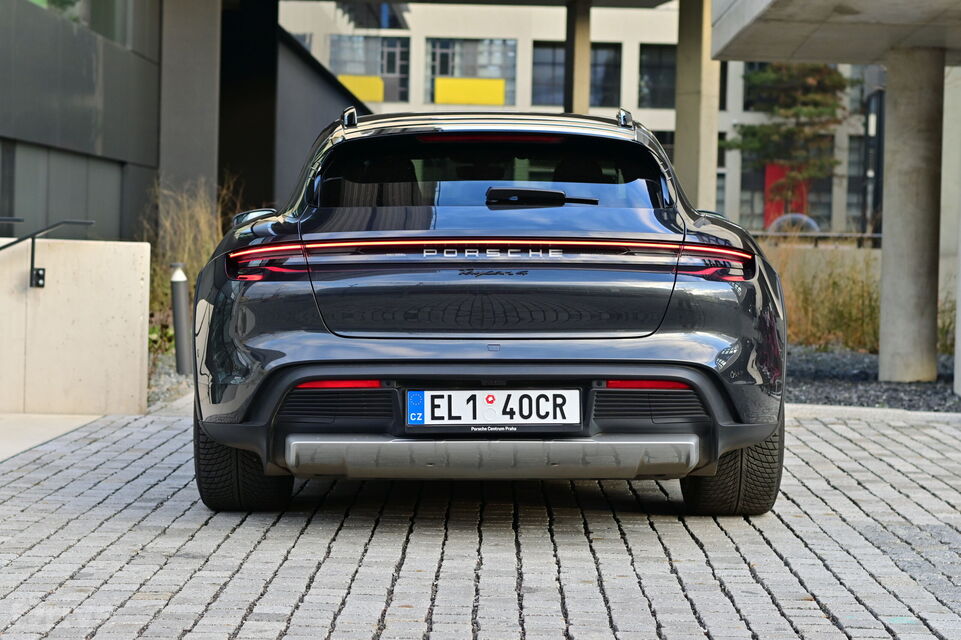 Porsche Taycan Cross Turismo (2024)
