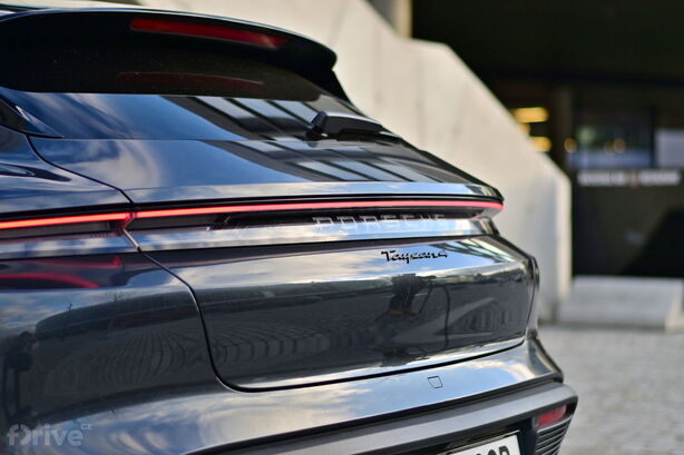 Porsche Taycan Cross Turismo (2024)