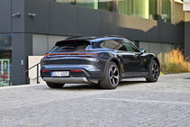 Porsche Taycan Cross Turismo (2024)