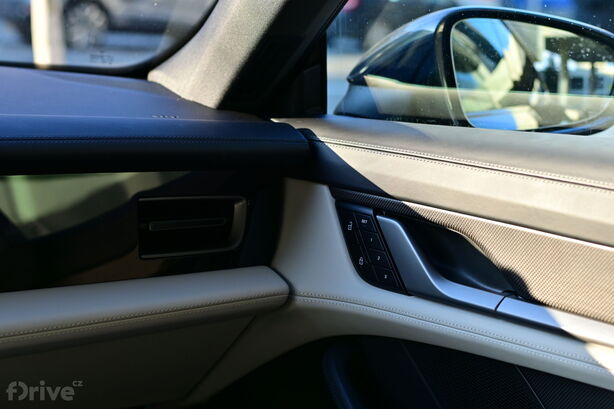 Porsche Taycan Cross Turismo (2024)