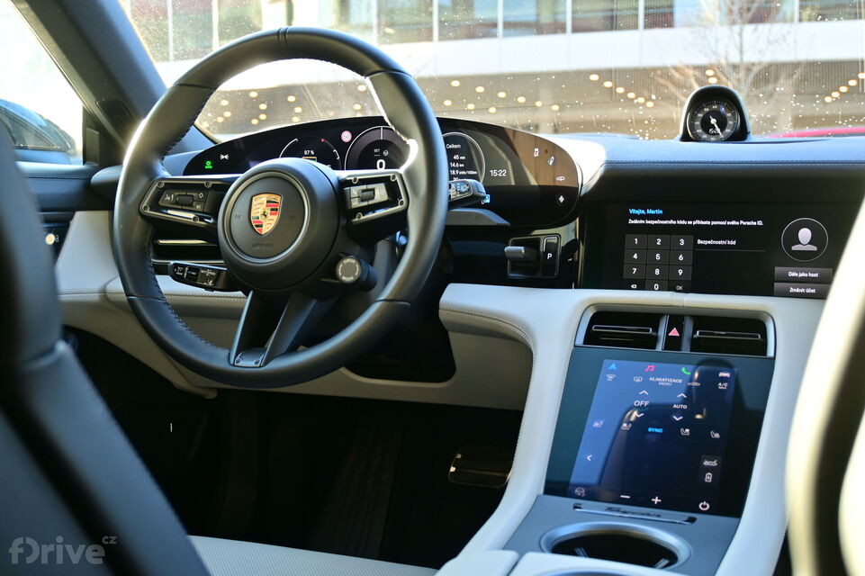 Porsche Taycan Cross Turismo (2024)