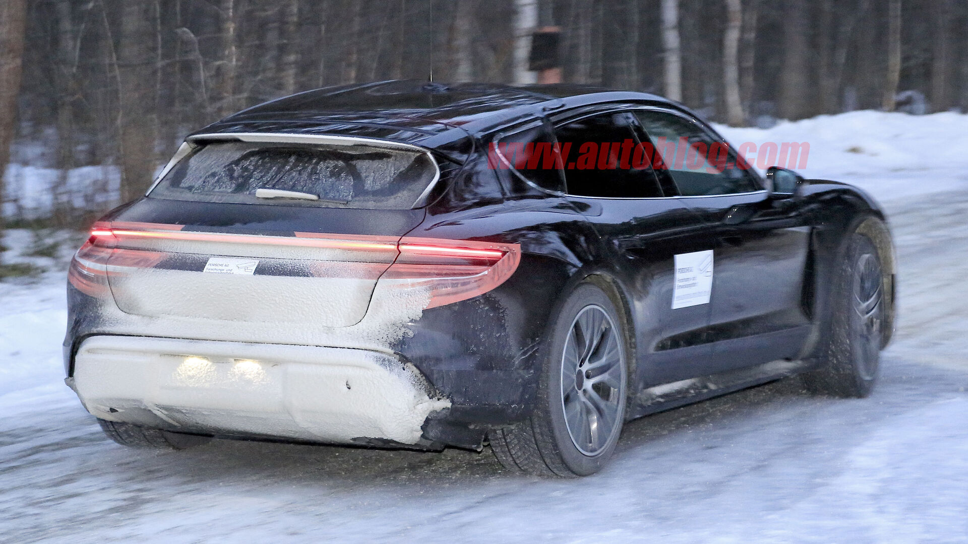 Porsche Taycan Cross Turismo