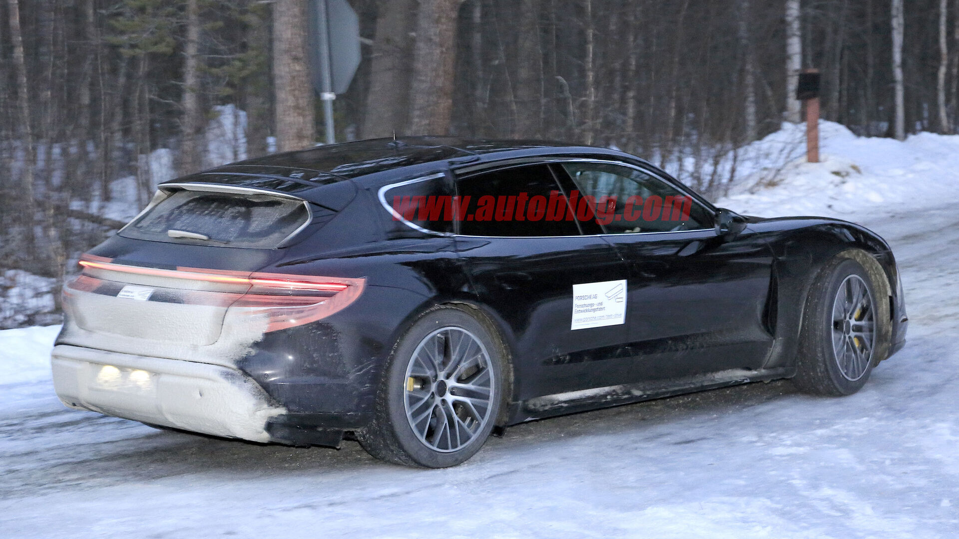 Porsche Taycan Cross Turismo