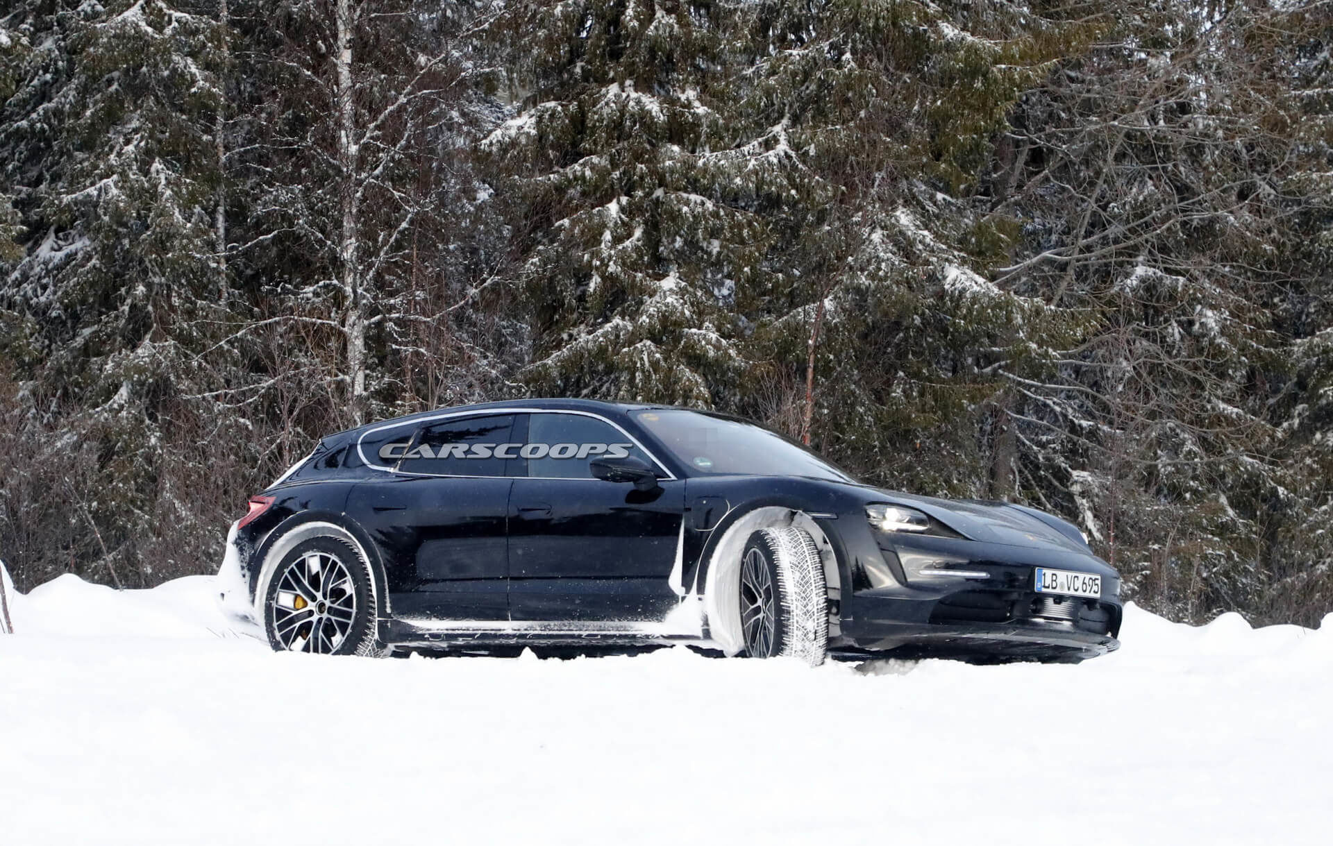 Porsche Taycan Cross Turismo