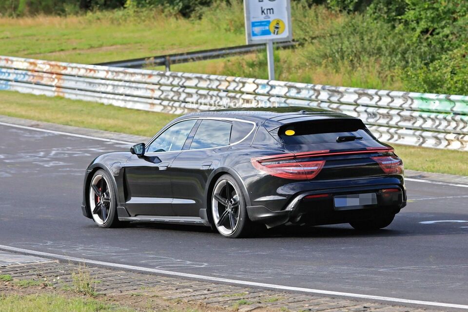 Porsche Taycan Cross Turismo