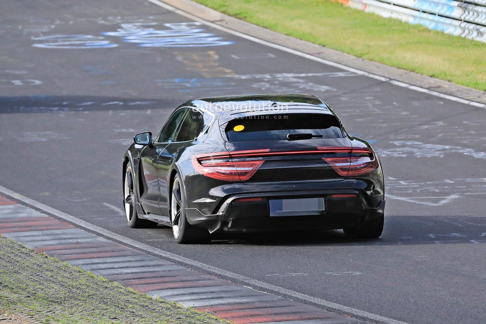 Porsche Taycan Cross Turismo