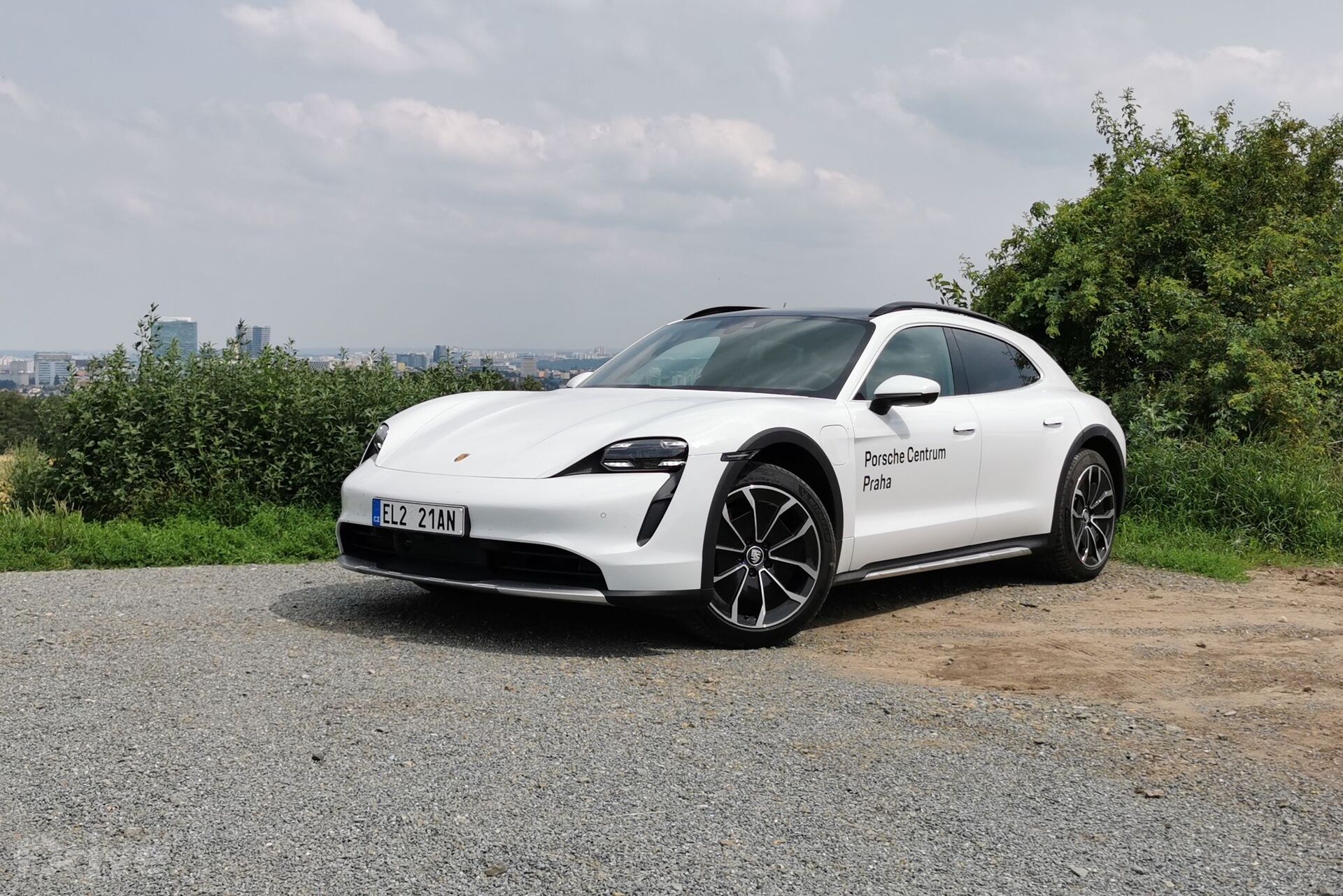 Porsche Taycan Cross Turismo