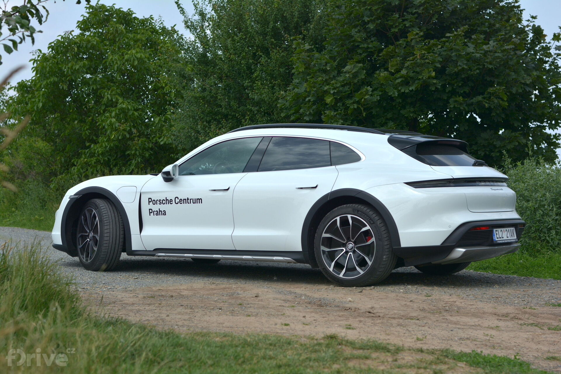 Porsche Taycan Cross Turismo