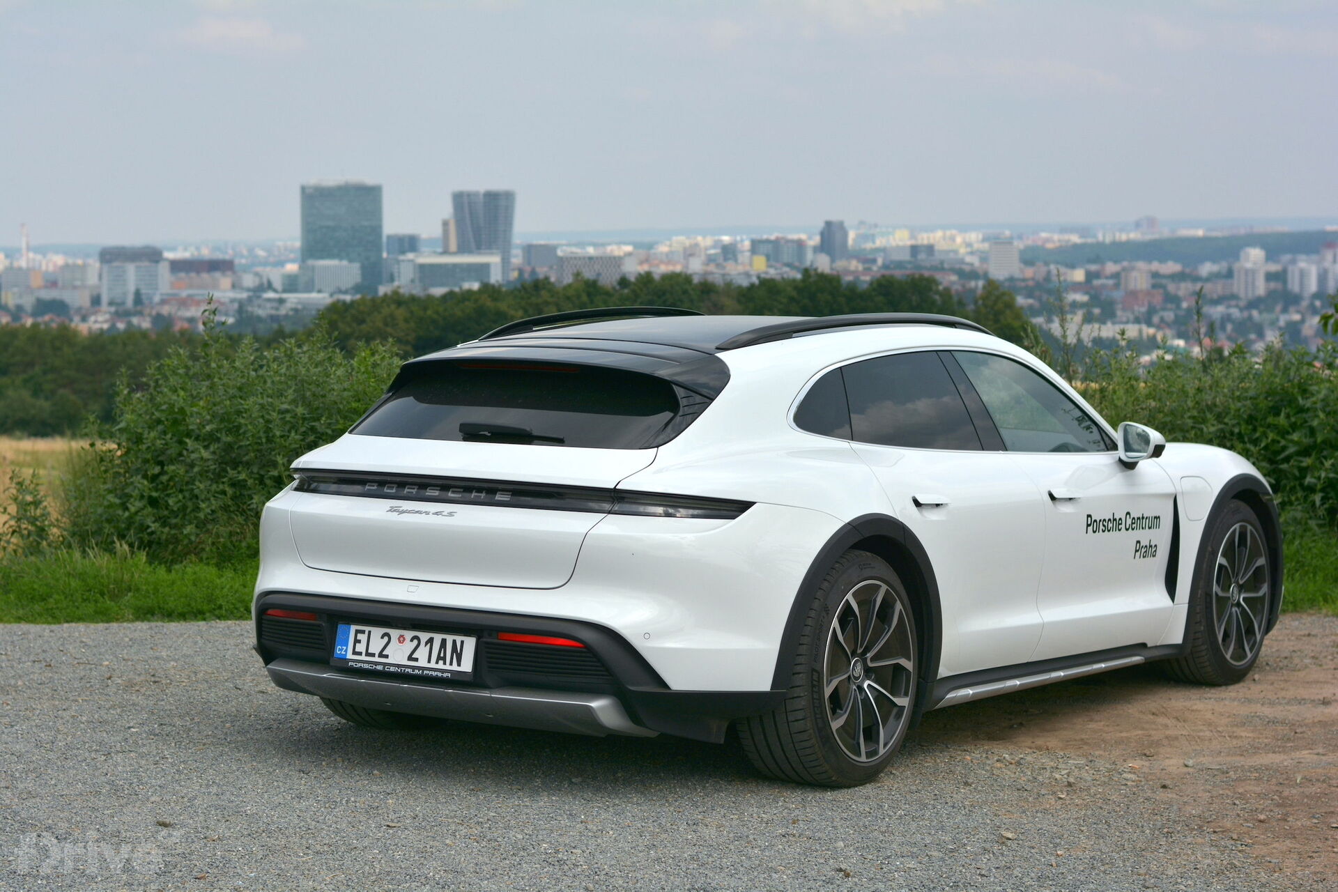 Porsche Taycan Cross Turismo