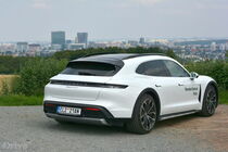 Porsche Taycan Cross Turismo