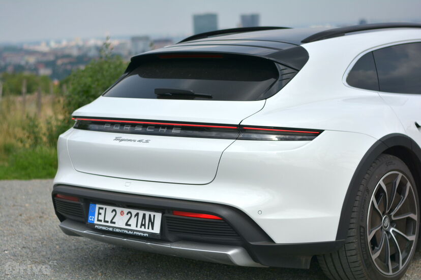 Porsche Taycan Cross Turismo