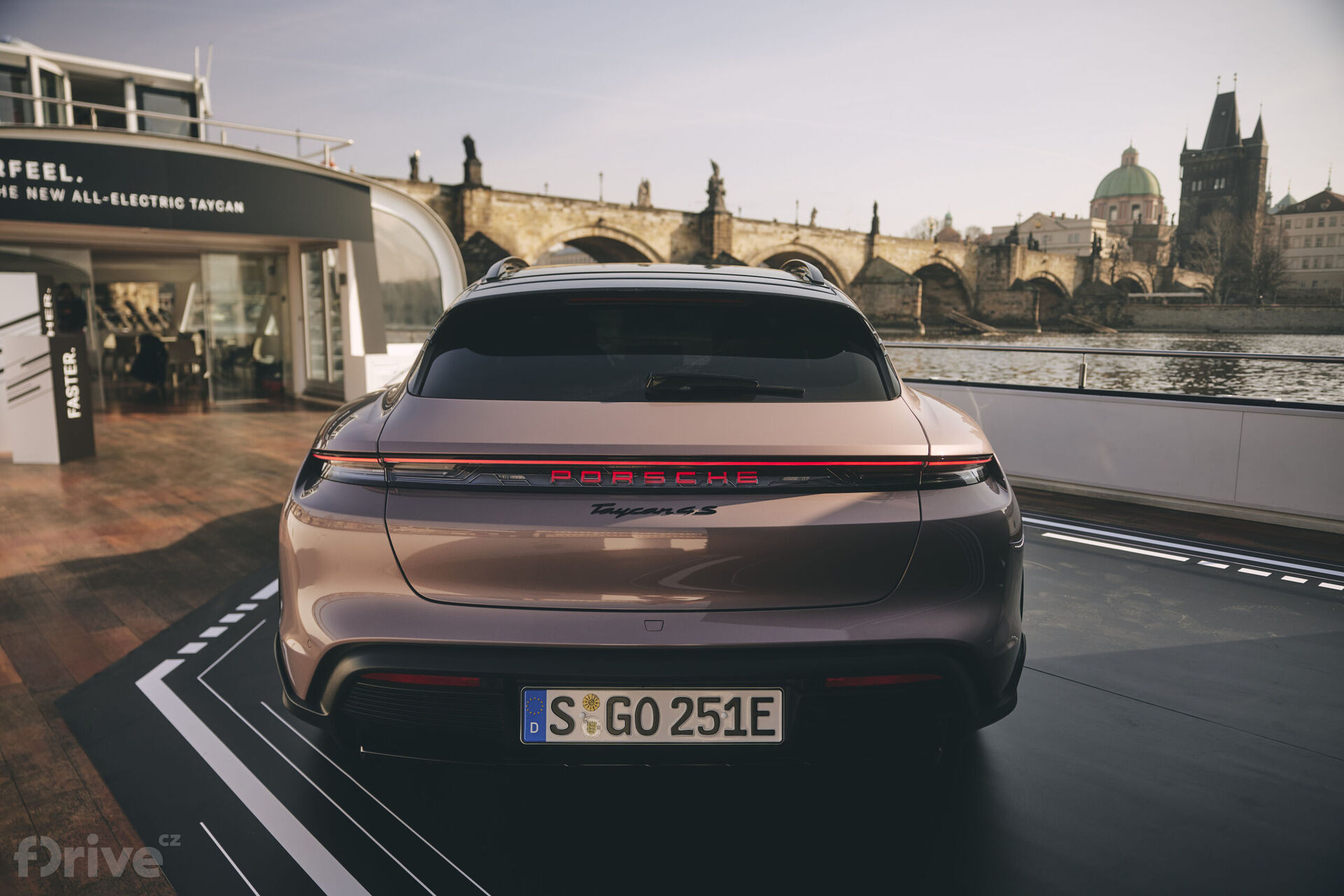 Porsche Taycan Sport Turismo (2024)