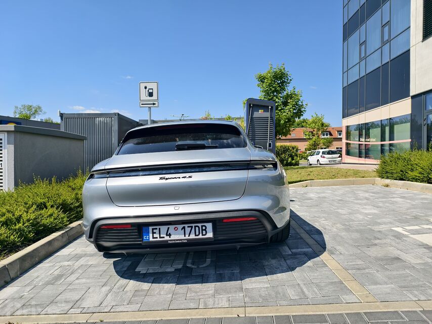 Porsche Taycan Sport Turismo (2024)