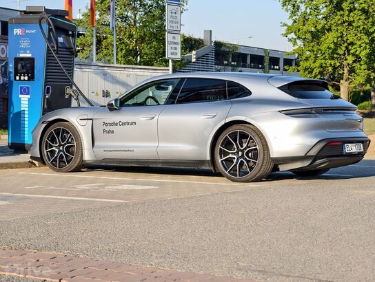 Porsche Taycan Sport Turismo (2024)