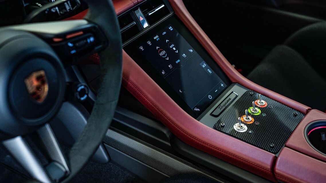 Porsche Taycan Turbo S - nový safety car Formule E