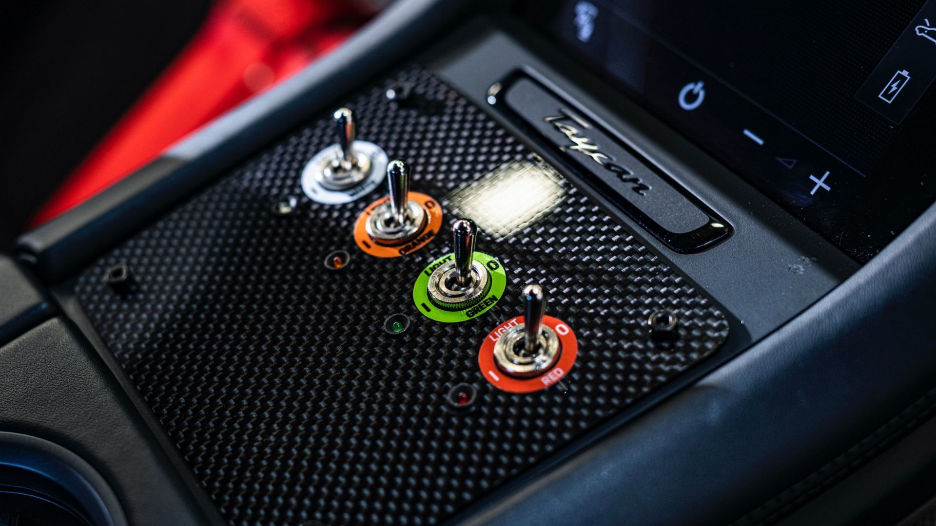 Porsche Taycan Turbo S - nový safety car Formule E