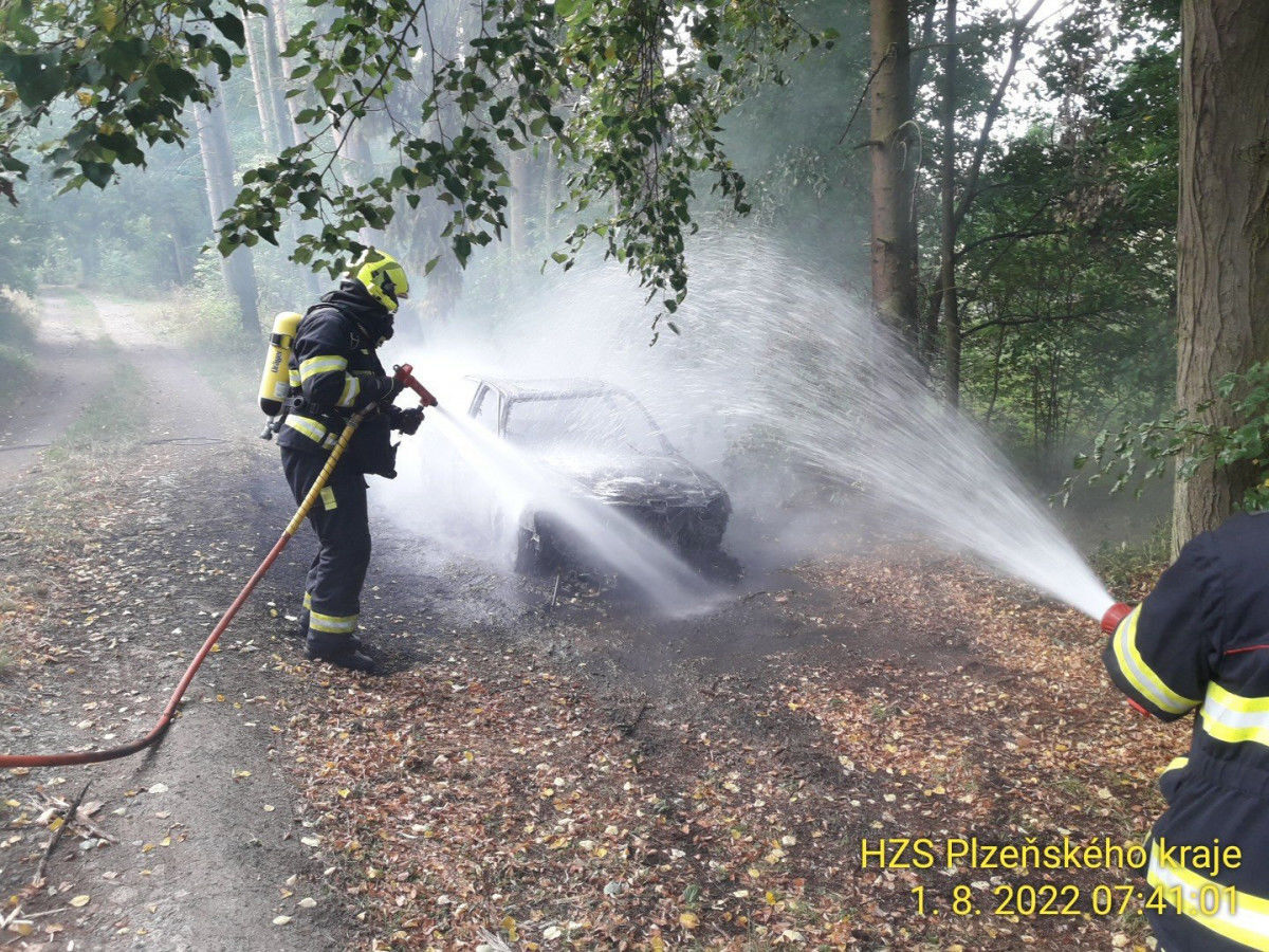 Požár elektromobilu Peugeot 106 Electric