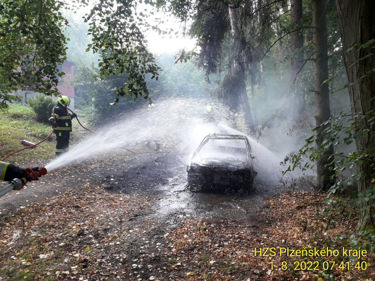 Požár elektromobilu Peugeot 106 Electric