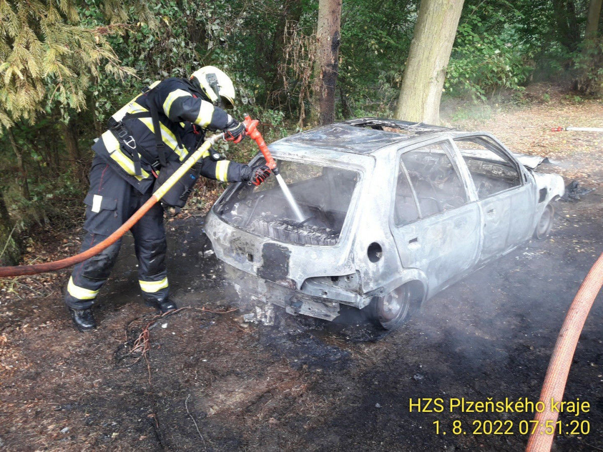 Požár elektromobilu Peugeot 106 Electric