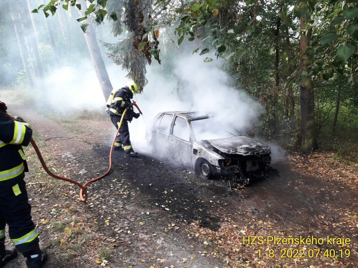 Požár elektromobilu Peugeot 106 Electric