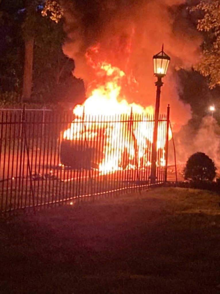 požár Tesla Model S Plaid