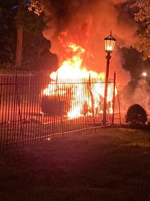 požár Tesla Model S Plaid