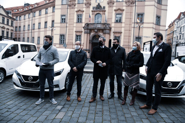 Praha - elektromobily Nissan