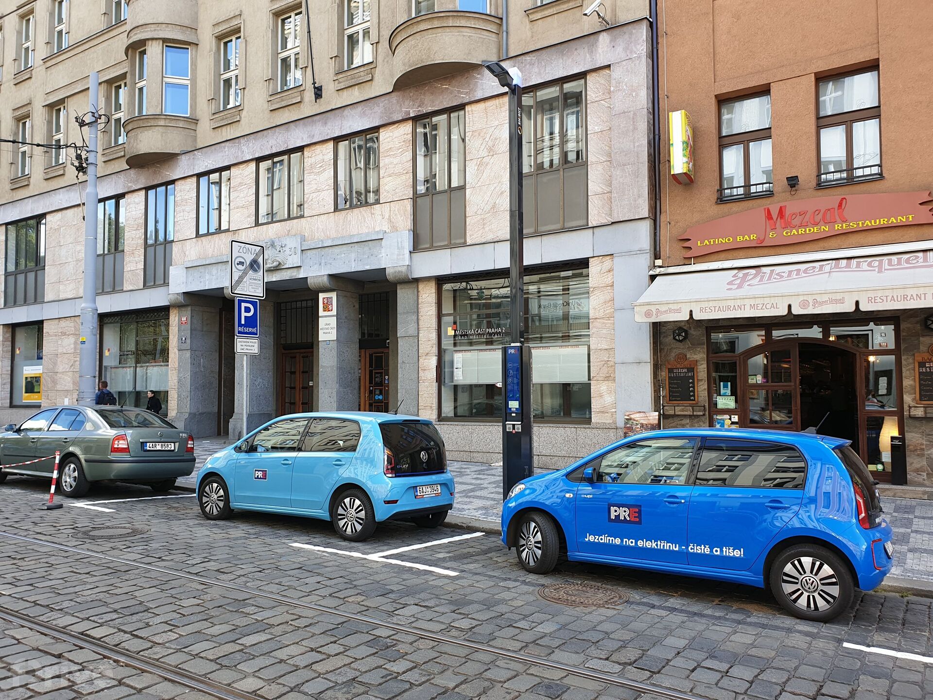 PRE, chytrá lampa SMIGHT Jugoslávská