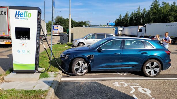 PRE, dálnice D1 29. km směr Praha, odpočívka Naháč, čerpací stanice OMV