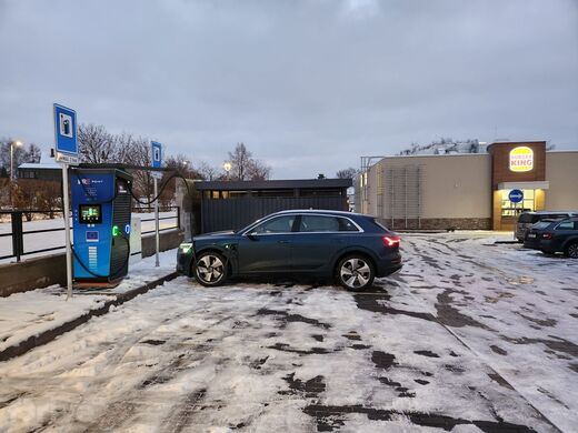 PRE, dálnice D1, exit 66 - Loket, KFC