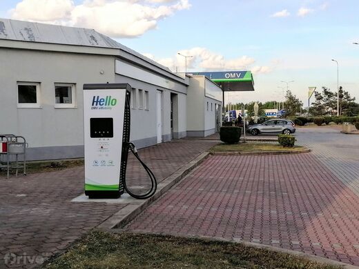 PRE, dálnice D11, 35. km směr Praha, odpočívka Vrbová Lhota, čerpací stanice OMV