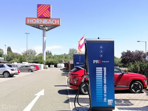 PRE, Hradec Králové, Rovná ul., Hornbach