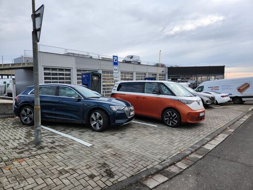 PRE, Olomouc, ul. Horní Lán, autosalon Moravia Mercedes
