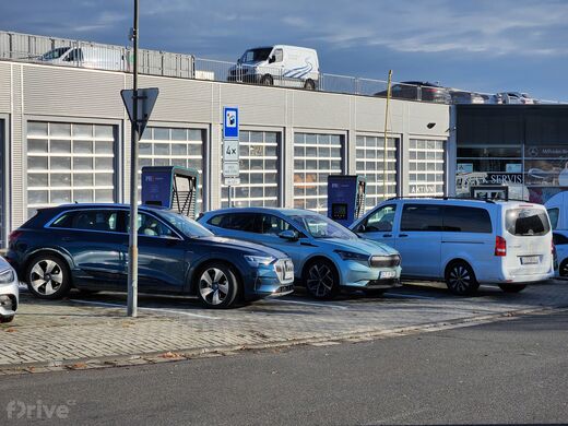 PRE, Olomouc, ul. Horní Lán, autosalon Moravia Mercedes