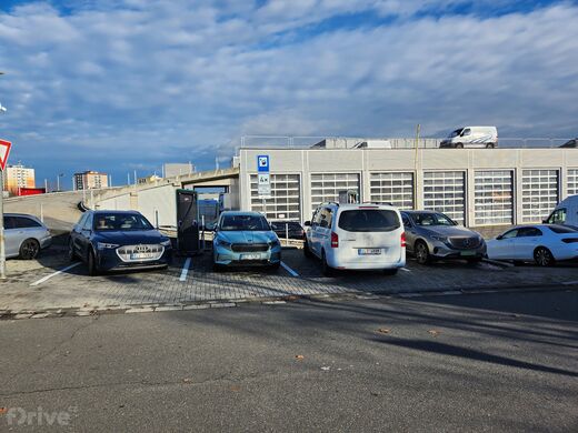 PRE, Olomouc, ul. Horní Lán, autosalon Moravia Mercedes