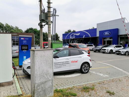 PRE, Pardubice - Trnová, Poděbradská ul., autosalon Ford Auto In