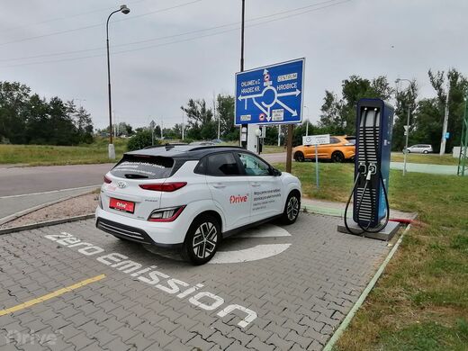 PRE, Pardubice - Trnová, Poděbradská ul., autosalon Ford Auto In