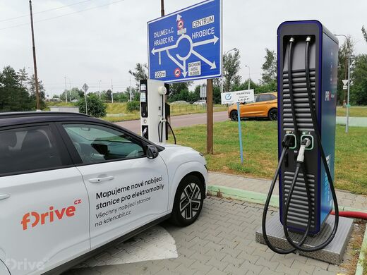 PRE, Pardubice - Trnová, Poděbradská ul., autosalon Ford Auto In